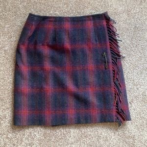 Talbots Women’s adorable short wool wrap around skirt